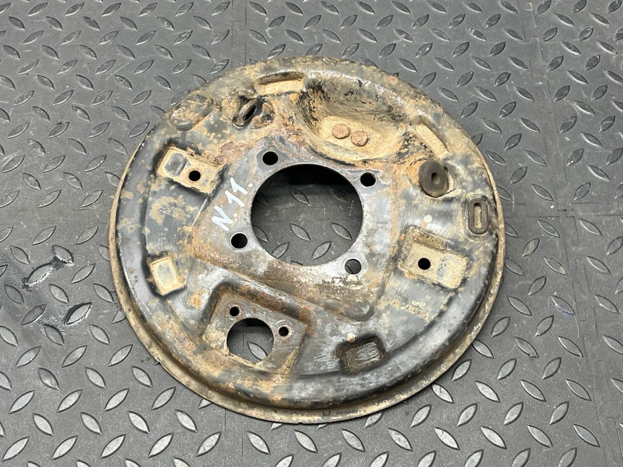 Щит тормозной (Пыльник) задний Ford Focus/2 2004-2011