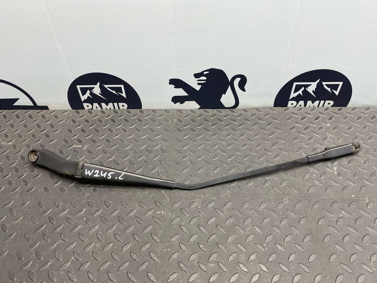 Поводок стеклоочистителя левый Mercedes B/W245 2005-2011