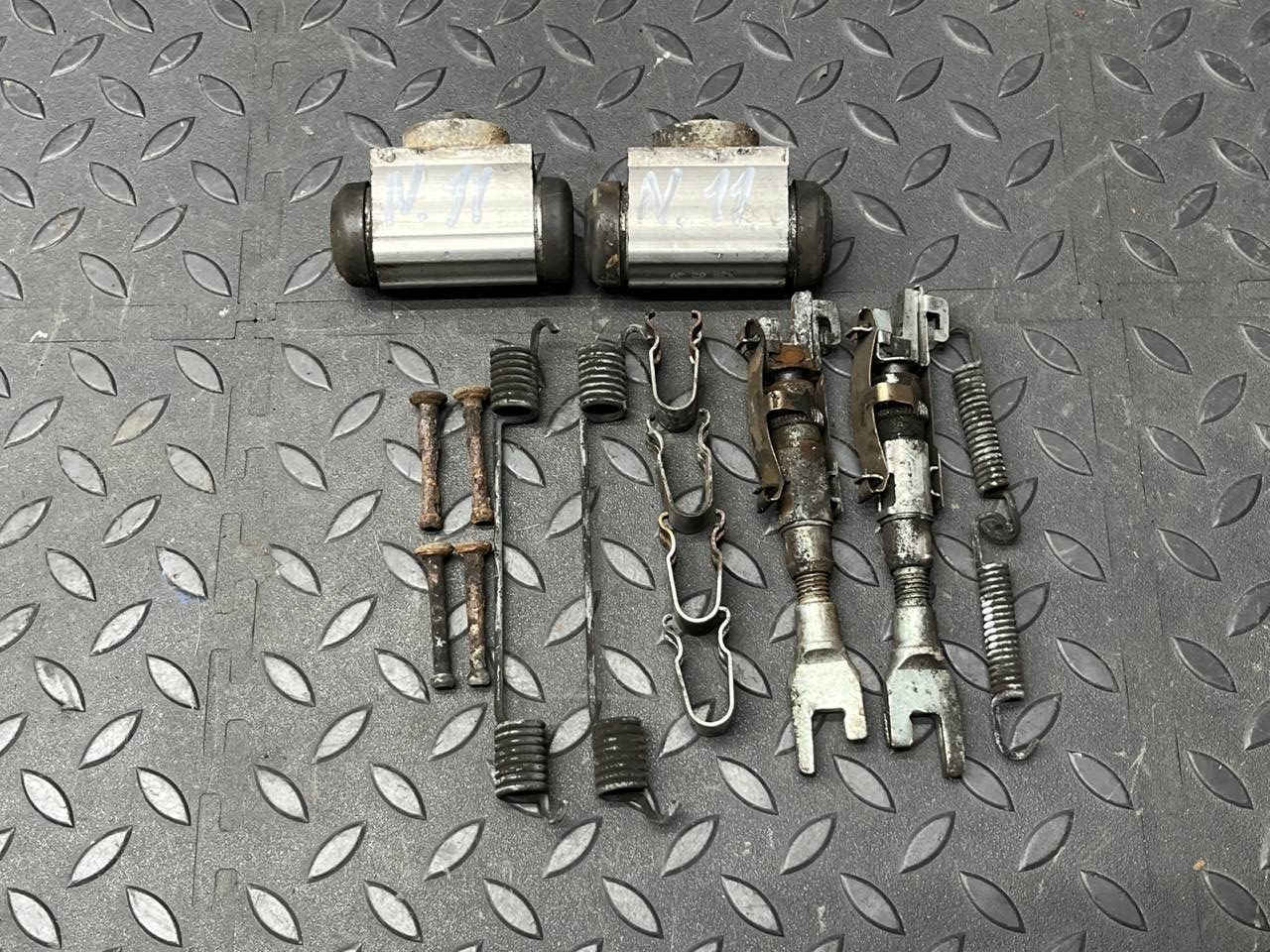 Механизм стояночного тормоза Ford Focus/2 2004-2011