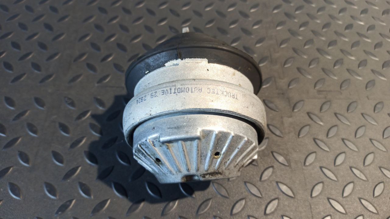 Опора двигателя Mercedes E/W211 2002-2009