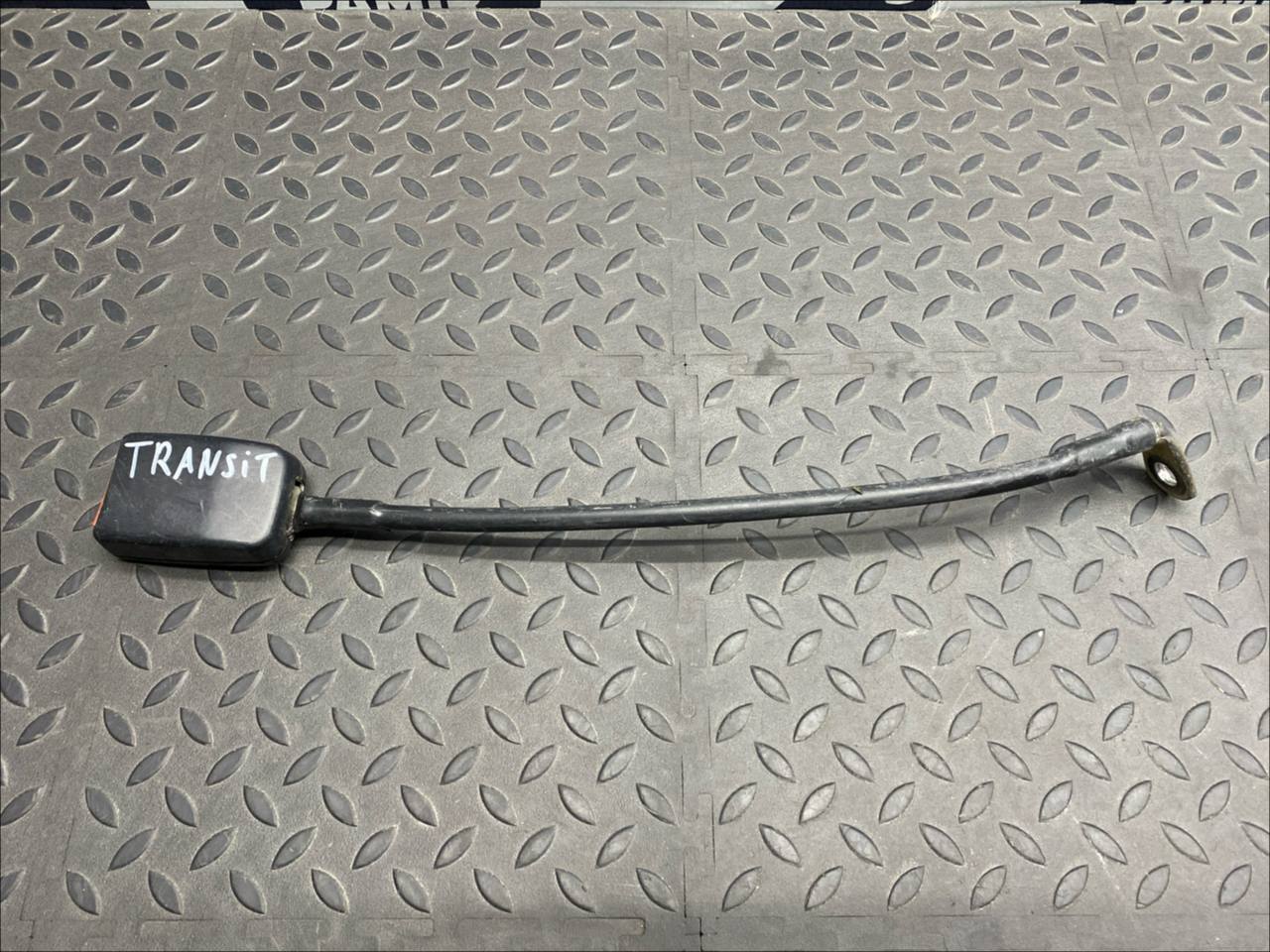 Ответная часть ремня безопасности задняя Ford Transit 2000-2006