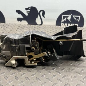 Замок двери передний правый Mercedes C/W202 1993-2001