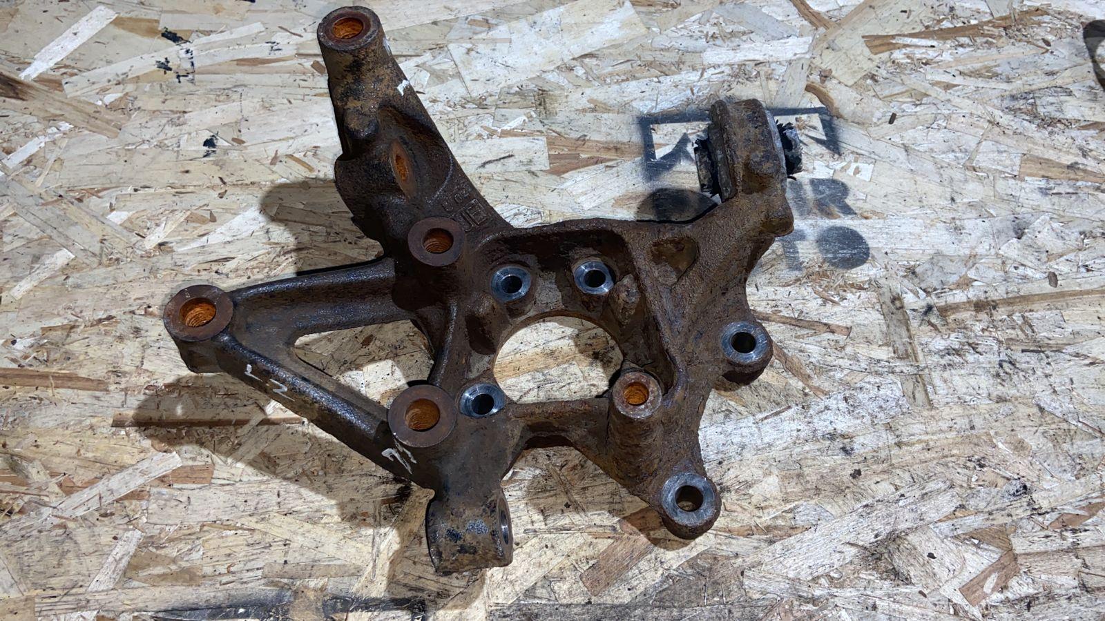 Кулак поворотный задний левый Opel Vectra/C 2002-2008