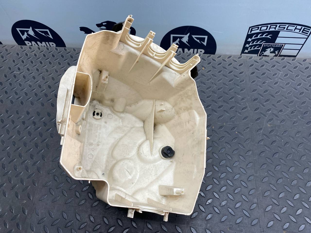 Корпус блока предохранителей BMW 3/E90 2004-2013