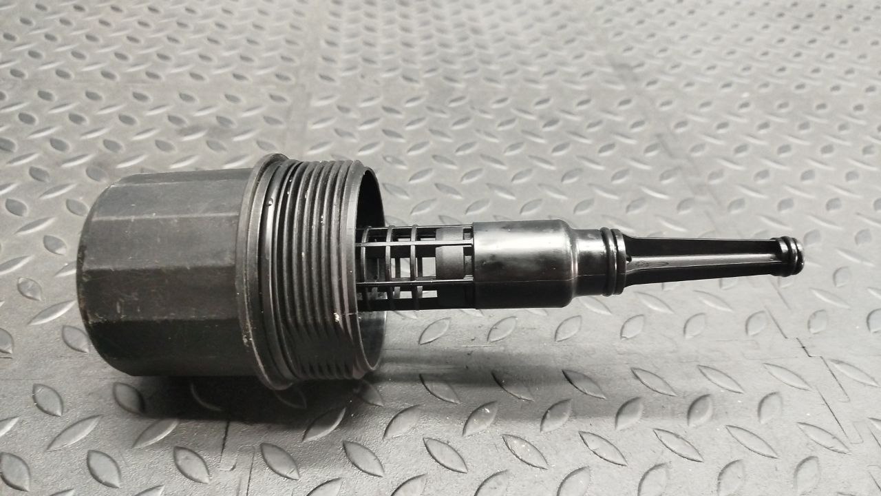 Крышка корпуса масляного фильтра Mercedes E/W210 1995-2003