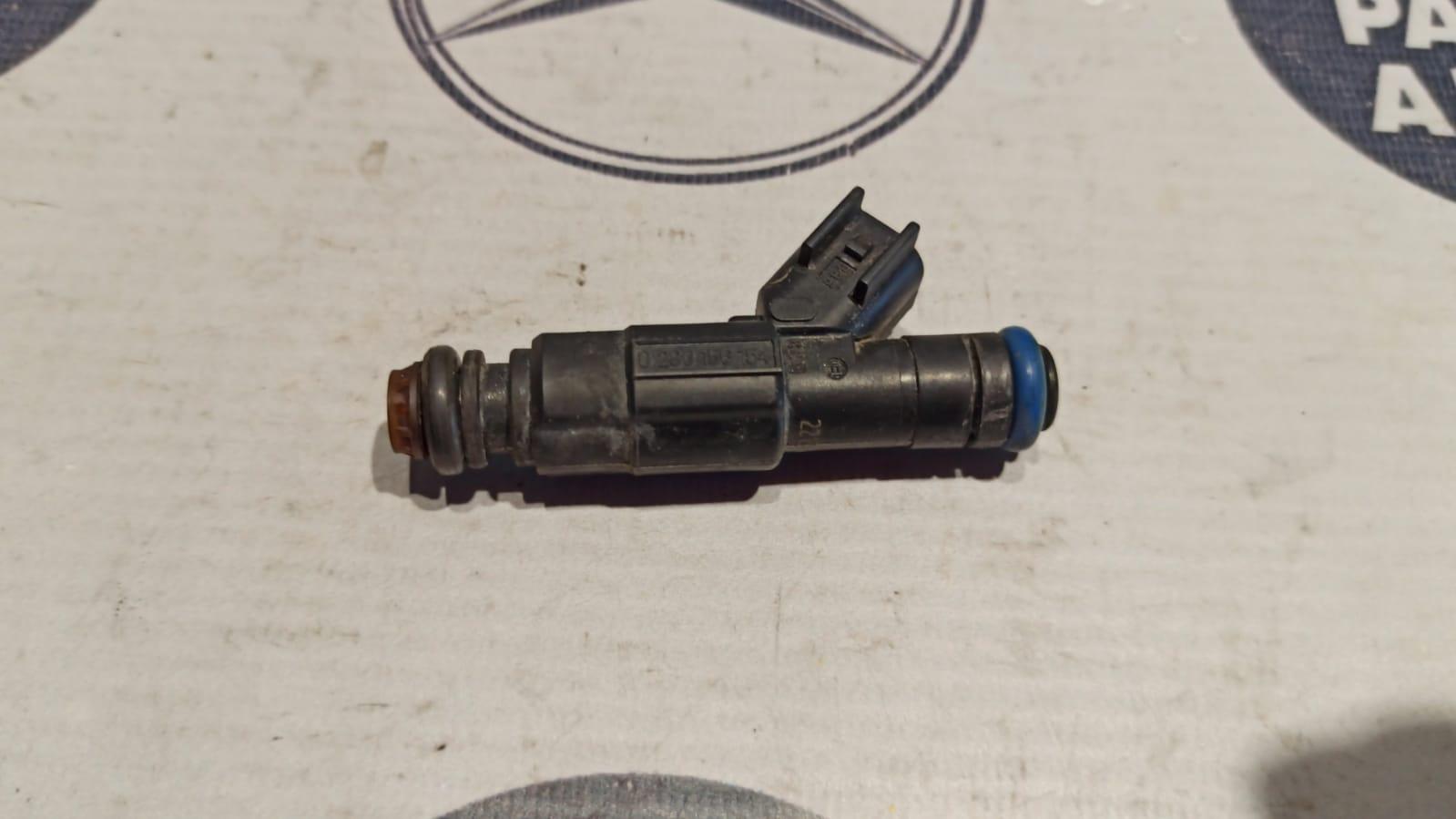 Форсунка бензиновая Ford Focus/2 2004-2011