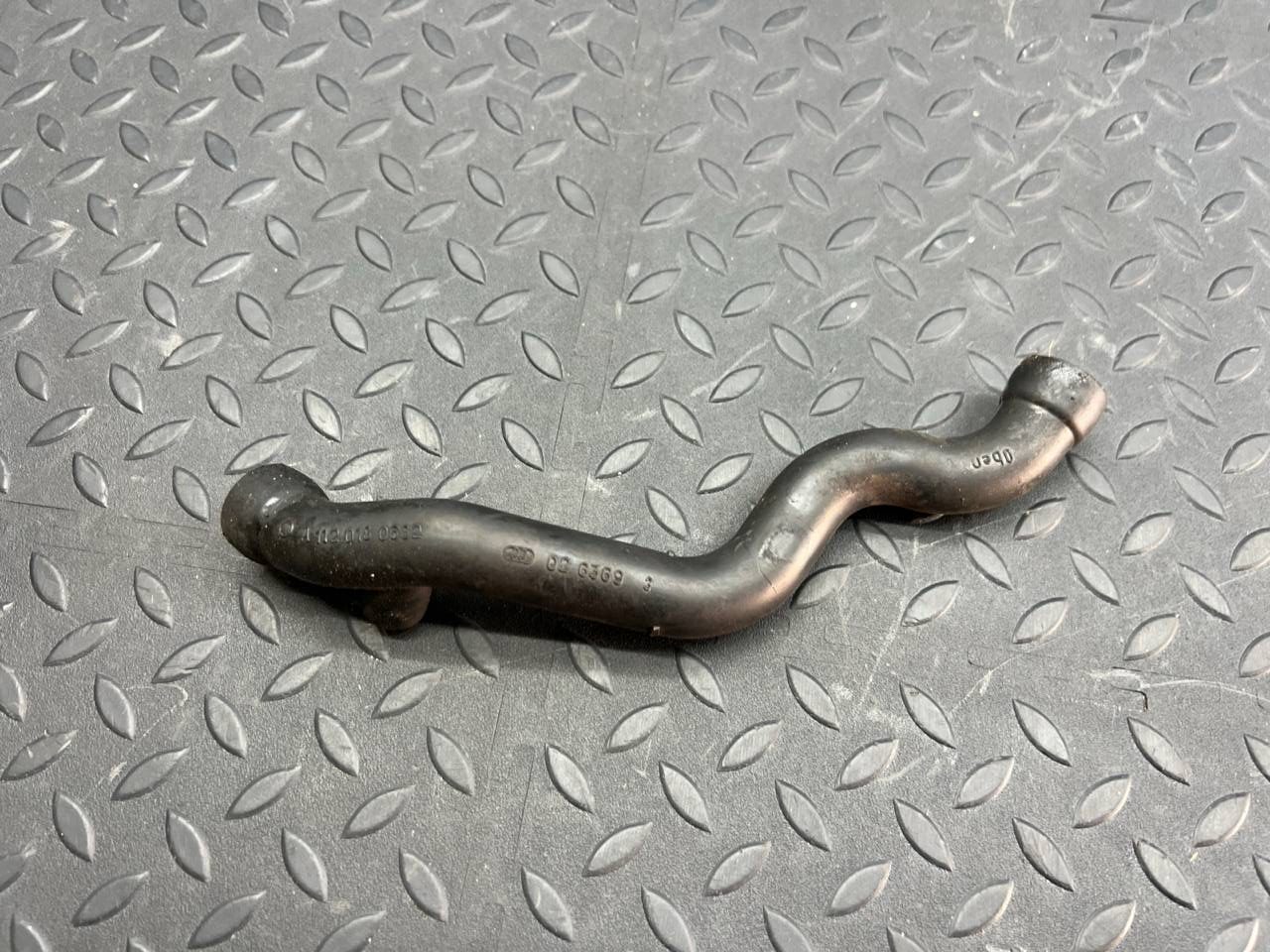 Патрубок картерных газов Mercedes C/W203 2000-2008