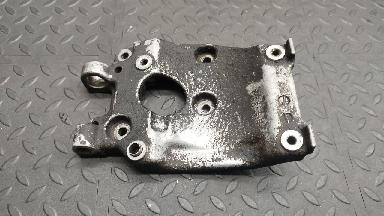 Кронштейн компрессора кондиционера Peugeot Expert/2 2007-2016