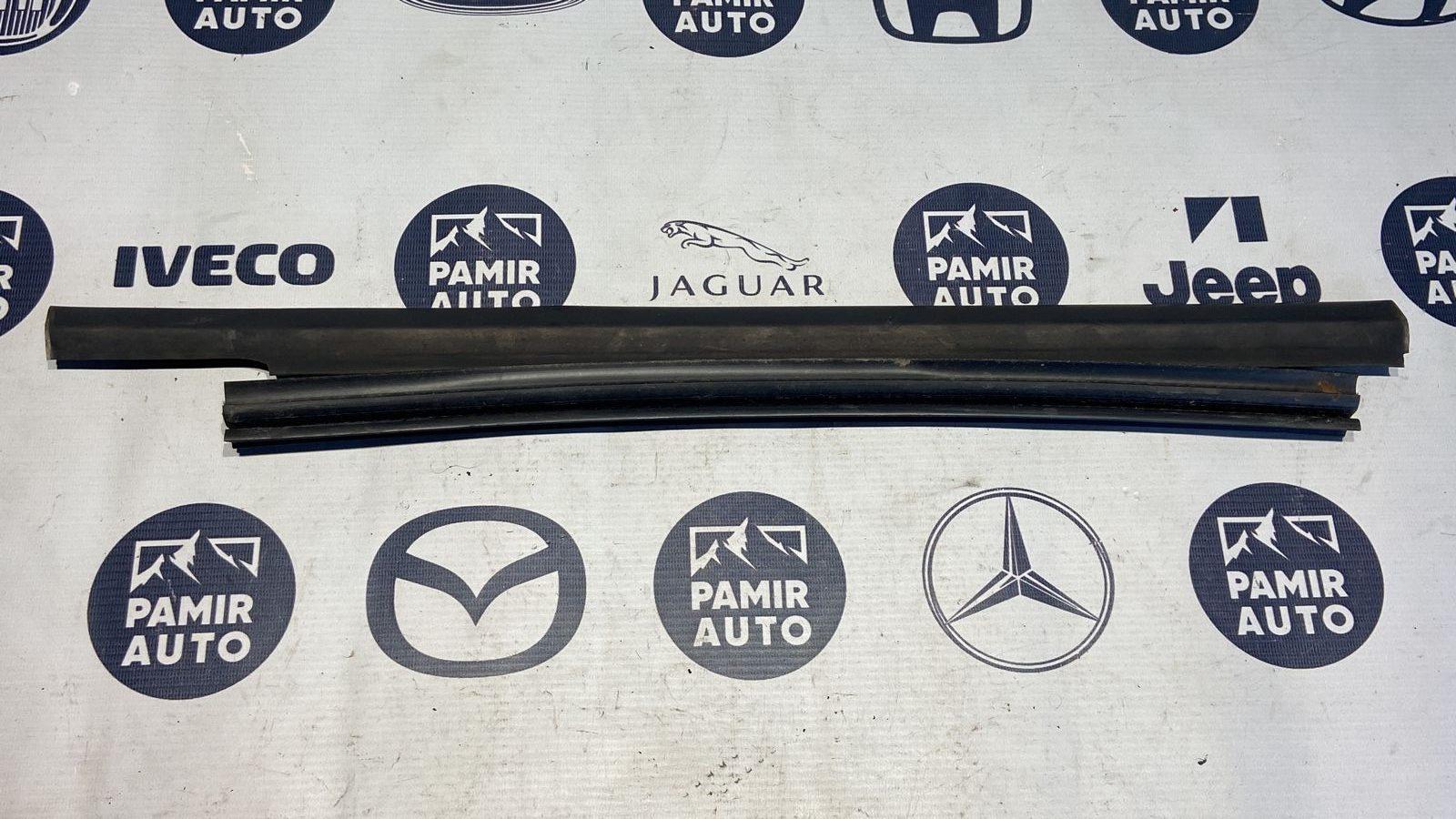 Уплотнитель двери задний правый Mercedes M/W163 1997-2005