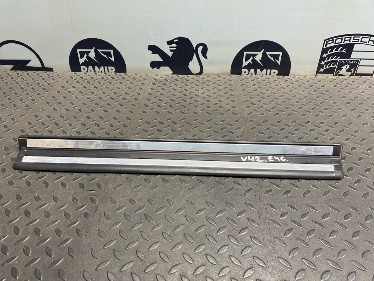 Накладка порога передняя левая BMW 3/E46 1998-2007