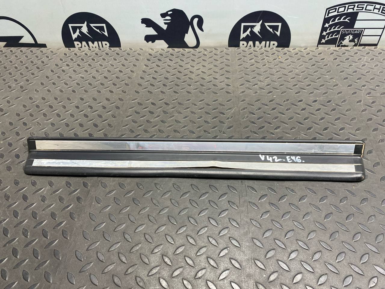 Накладка порога передняя правая BMW 3/E46 1998-2007