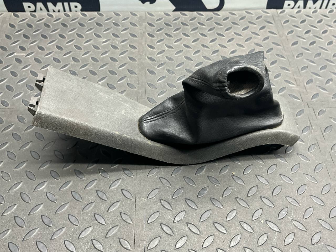 Кожух рычага стояночного тормоза Ford Focus/2 2004-2011