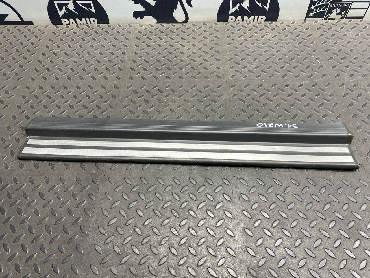 Накладка порога передняя левая Mercedes E/W210 1995-2003