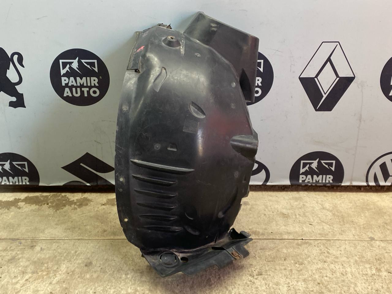 Локер (Подкрылок) передний правый Mercedes C/W204 2006-2015