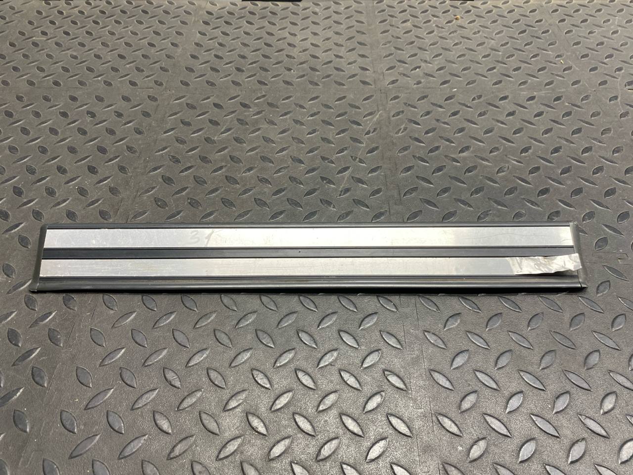 Накладка порога задняя правая Mercedes E/W210 1995-2003