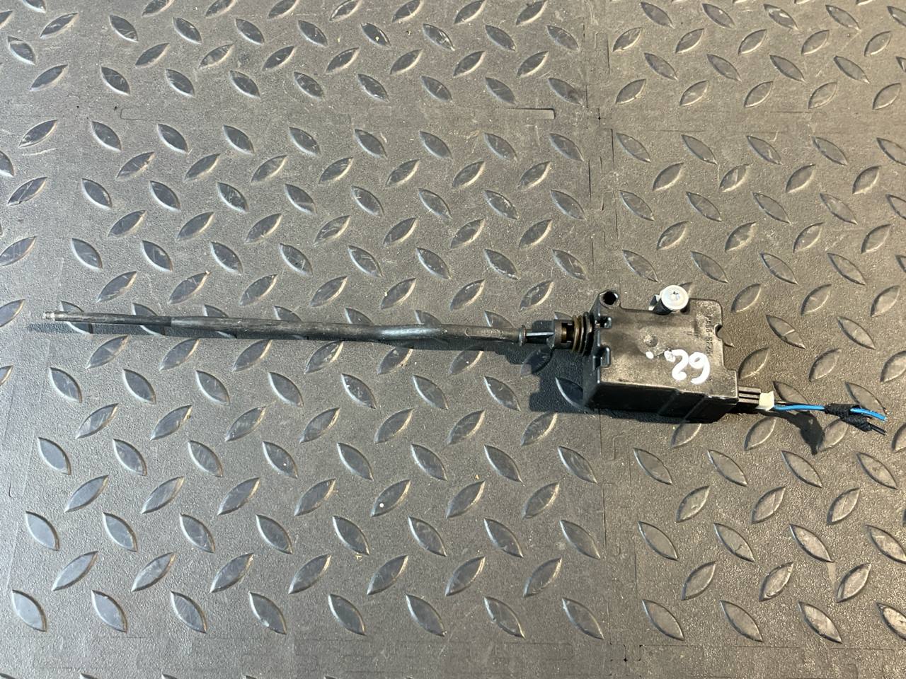 Активатор замка крышки топливного бака BMW 3/E90 2004-2013