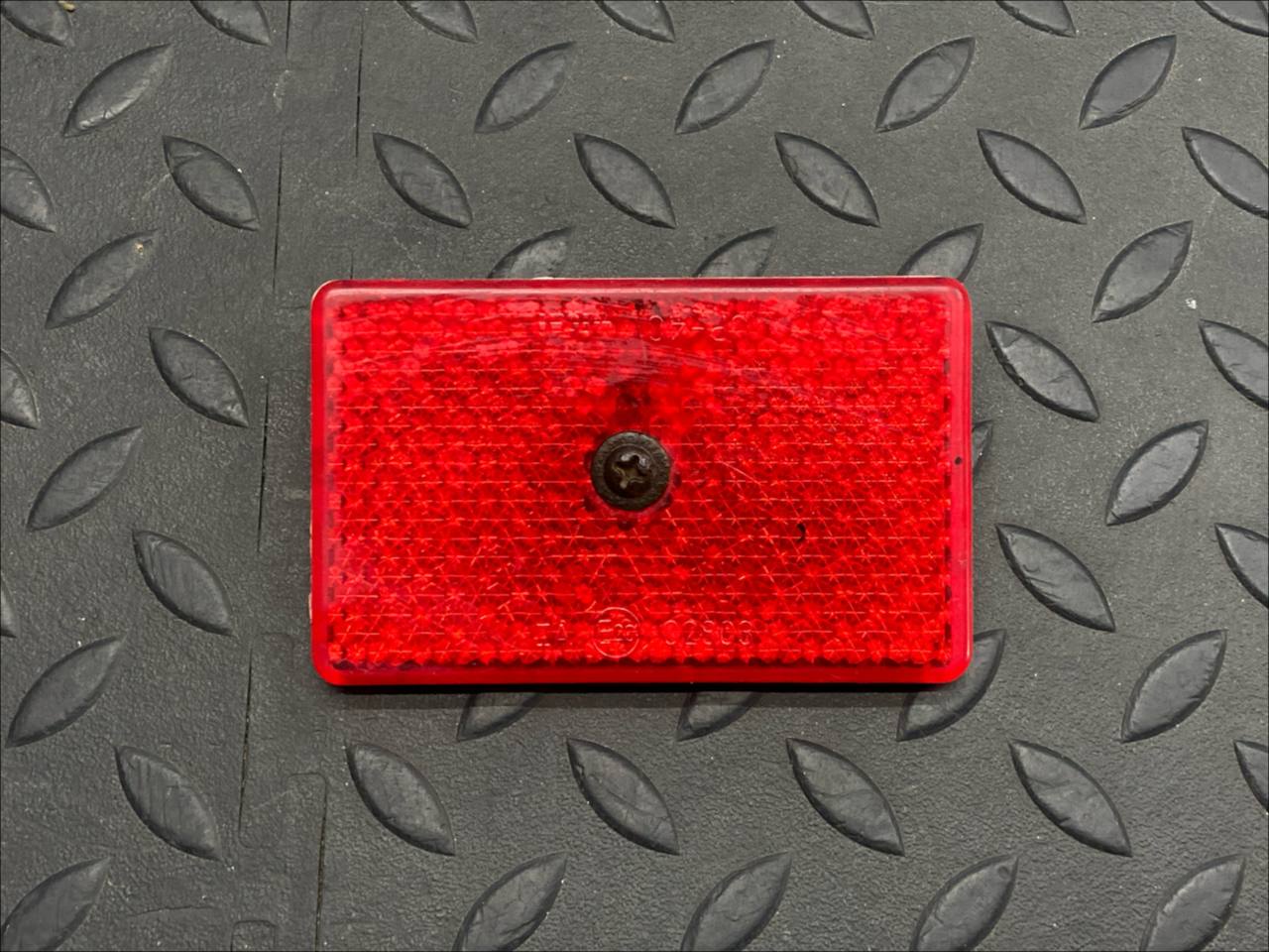 Отражатель в бампер задний Ford Transit 2000-2006