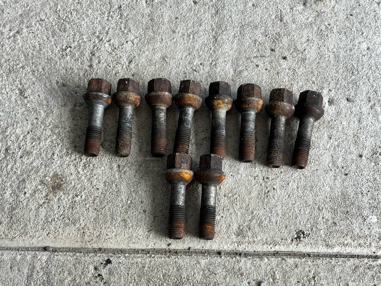 Болт колесной Mercedes E/W210 1995-2003