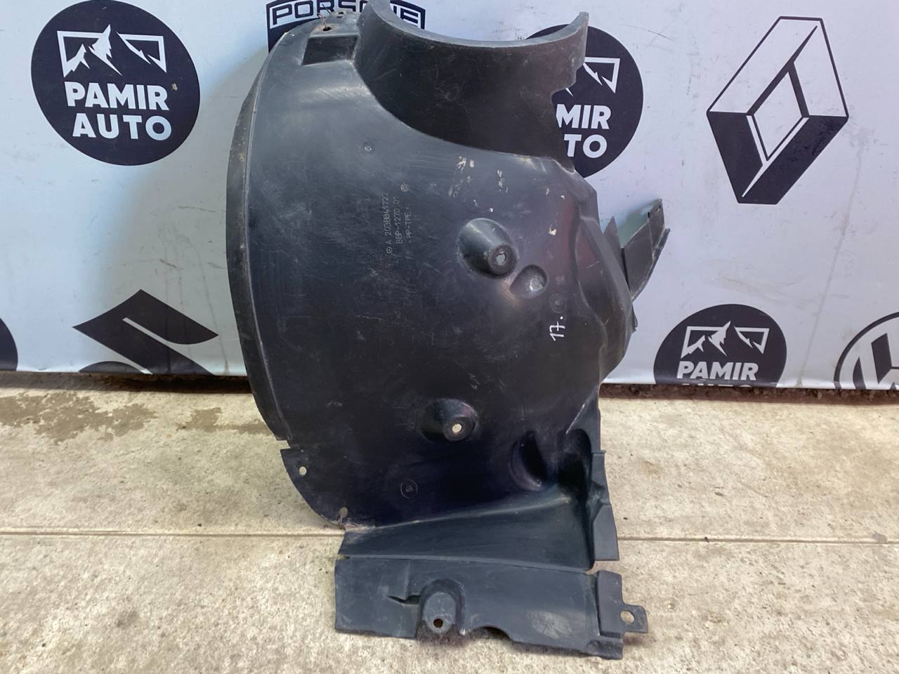 Локер (Подкрылок) передний правый Mercedes C/W203 2000-2008