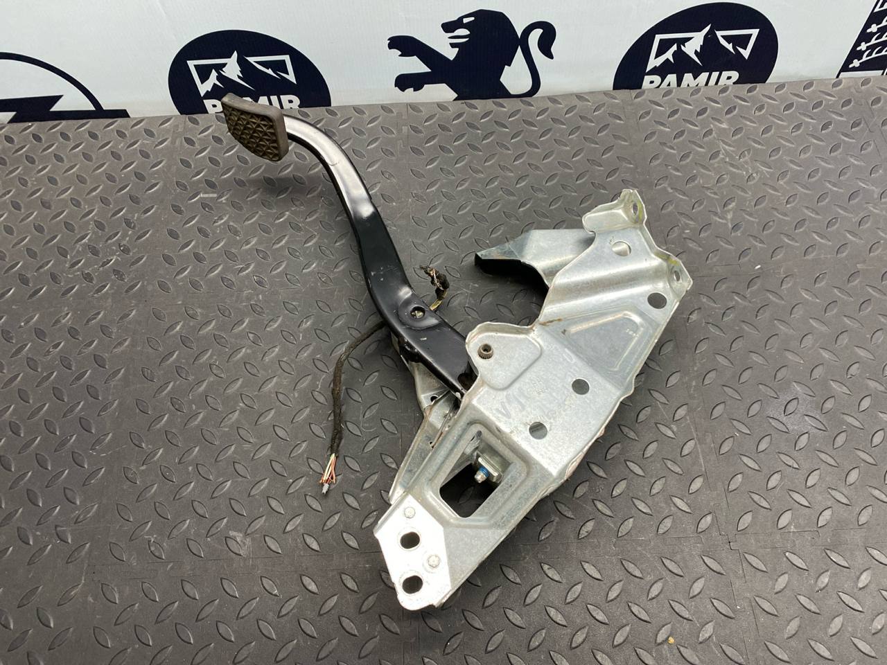 Педаль тормоза Opel Astra/H 2004-2014