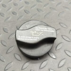 Крышка маслозаливной горловины Mercedes B/W245 2005-2011