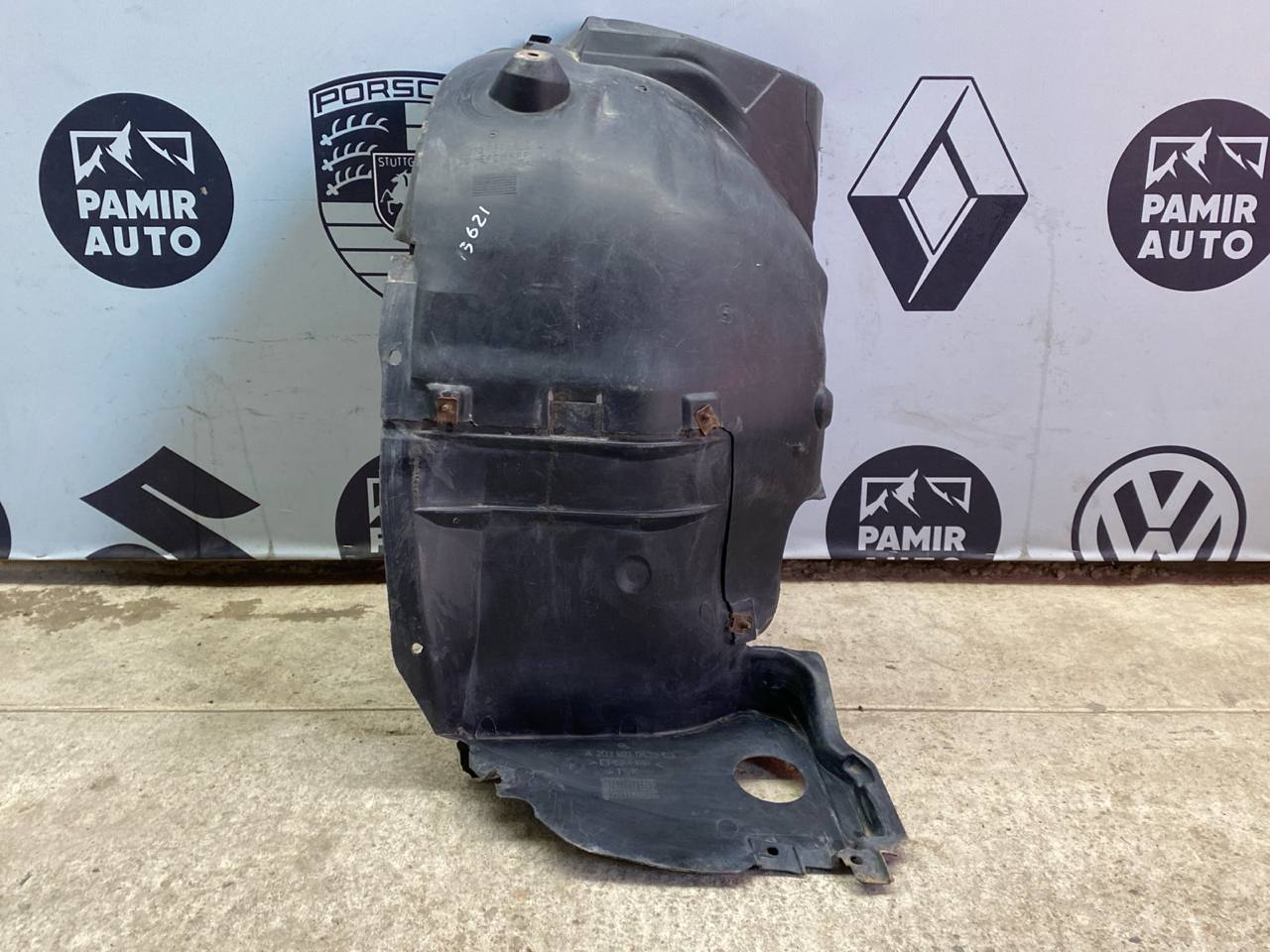 Локер (Подкрылок) передний правый Mercedes C/W203 2000-2008