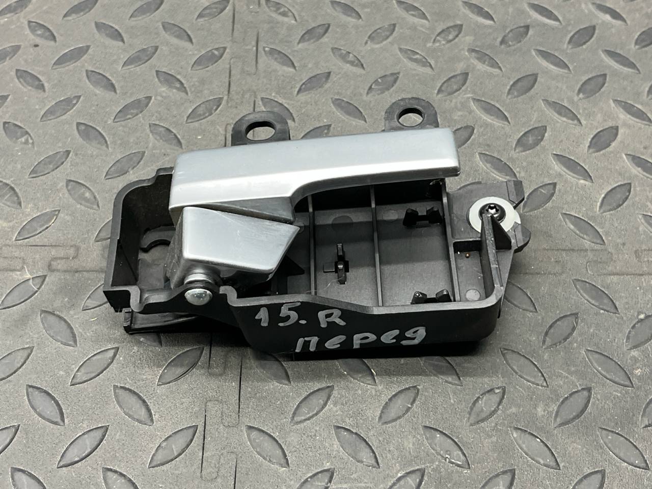 Ручка двери передняя правая Ford Focus/2 2004-2011