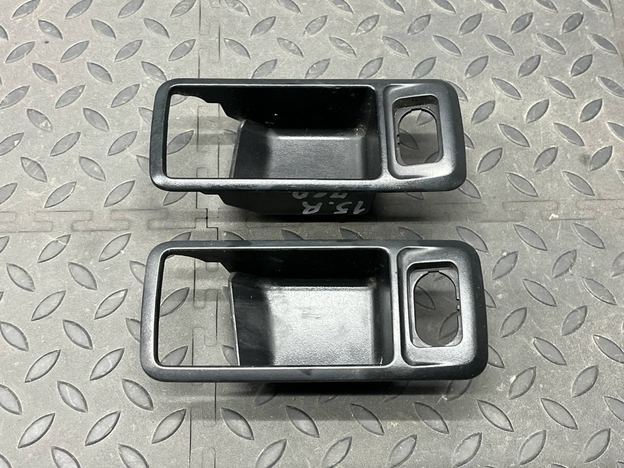 Накладка ручки двери передняя Ford Focus/2 2004-2011