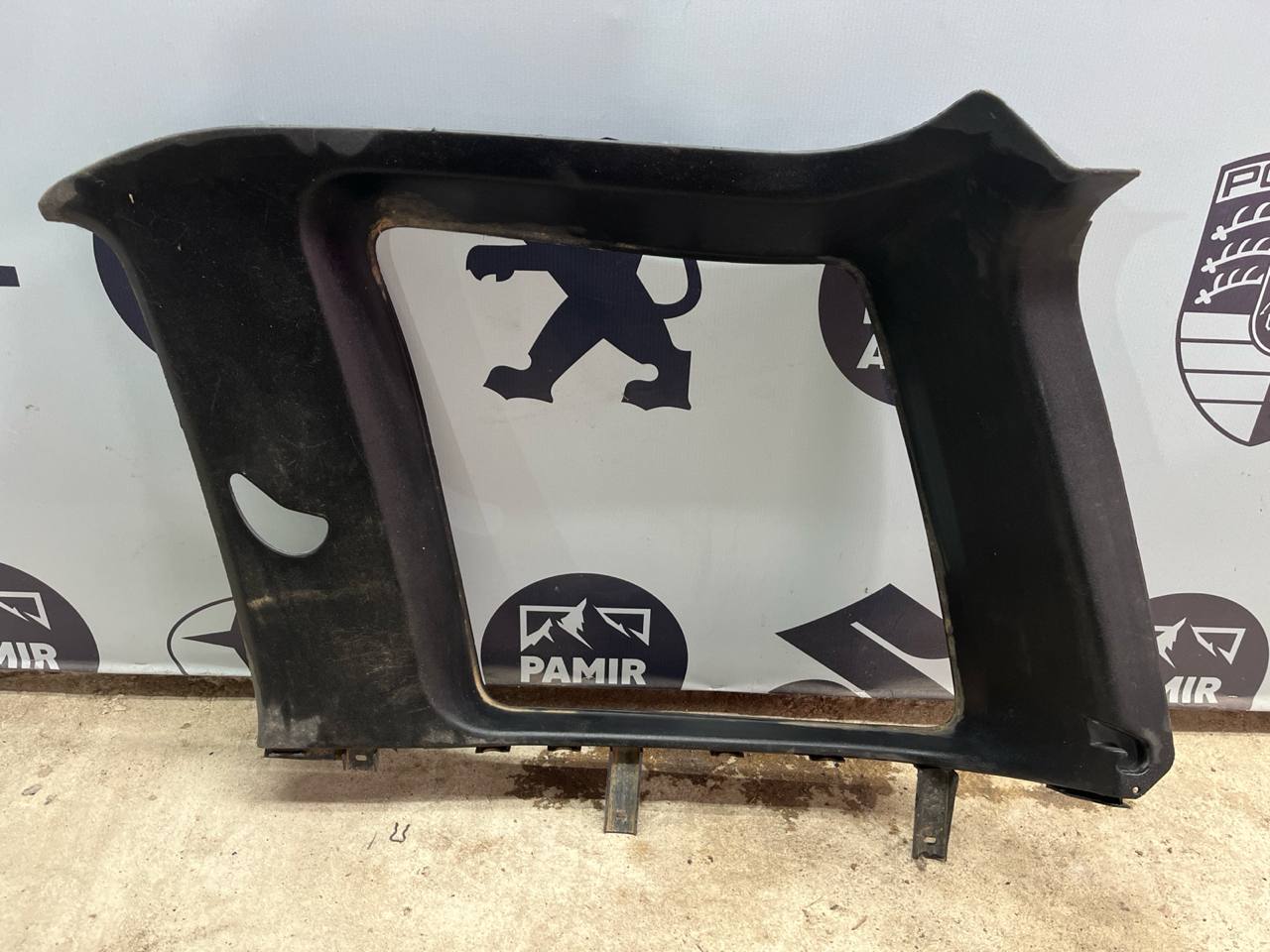 Обшивка багажника правая Land Rover Freelander 1998-2006