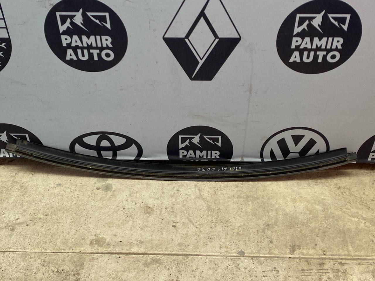 Молдинг лобового стекла Mercedes C/W203 2000-2008