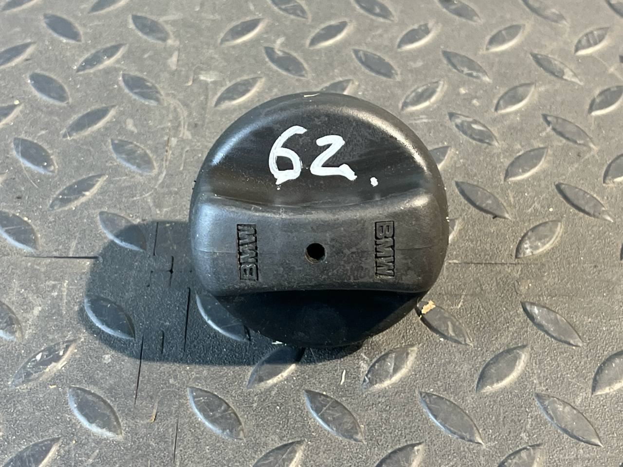 Крышка топливного бака BMW 3/E90 2004-2013