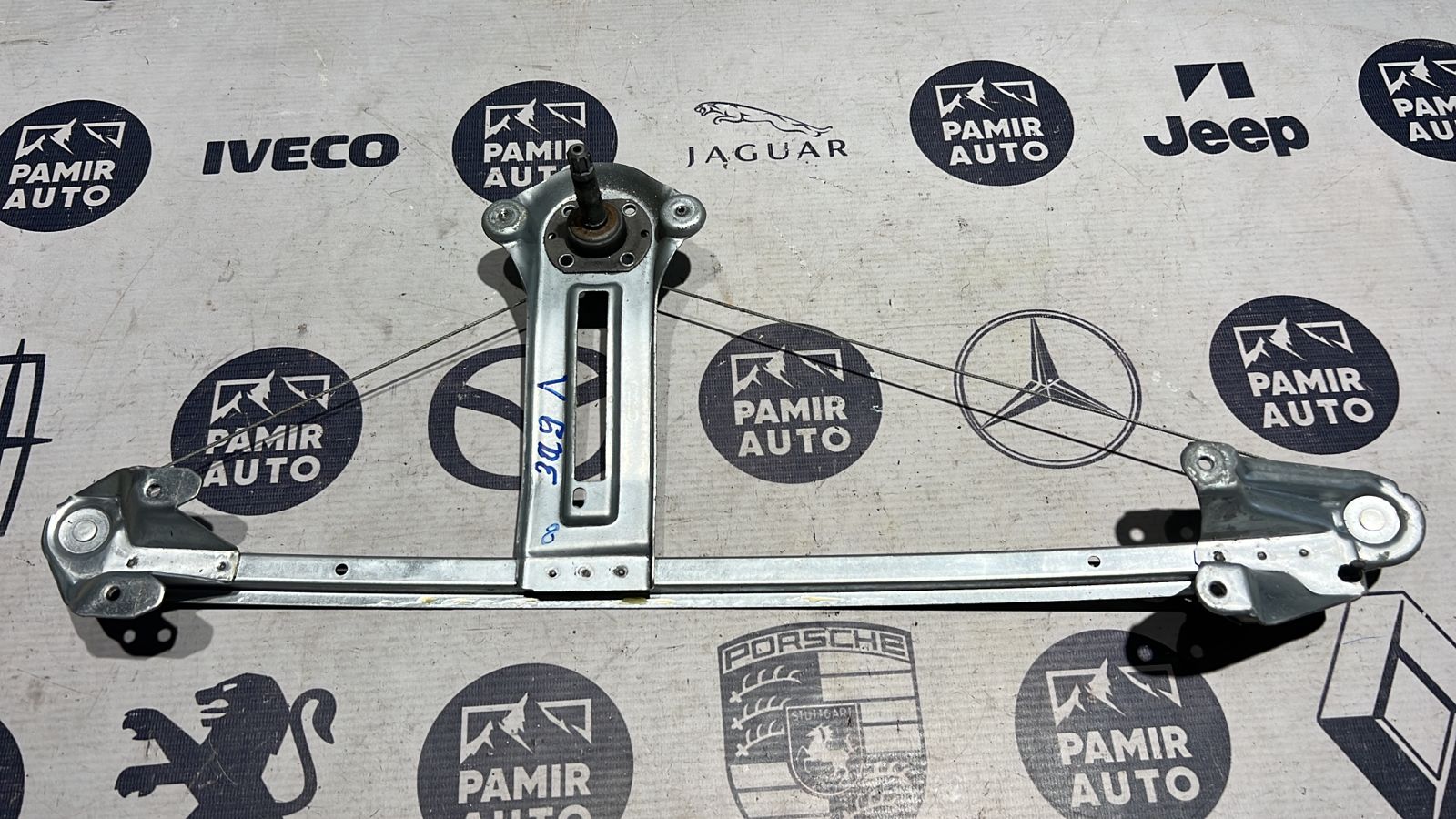 Стеклоподъемник задний левый Opel Zafira/B 2005-2014