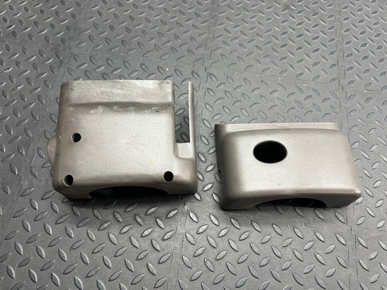 Кожух рулевой колонки Chrysler PT Cruiser 2000-2010