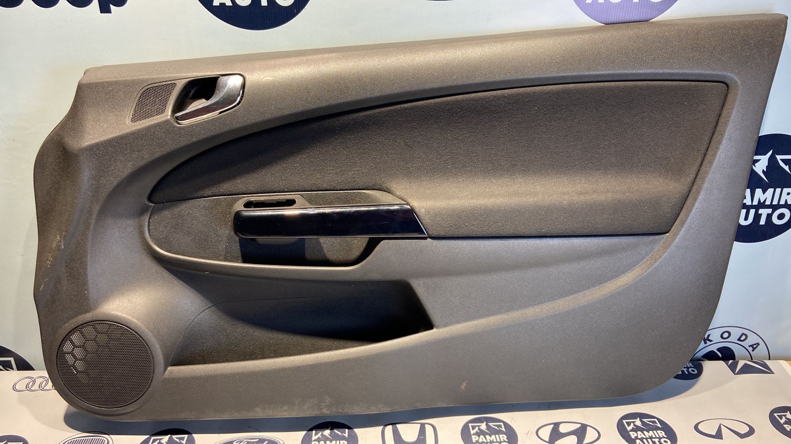 Обшивка двери передняя правая Opel Corsa/D 2006-2014