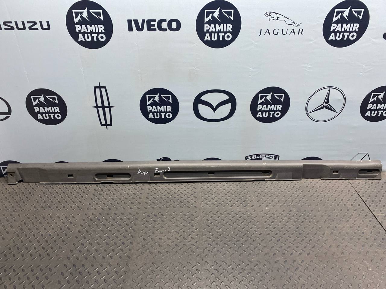 Накладка порога левая Ford Focus/2 2004-2011