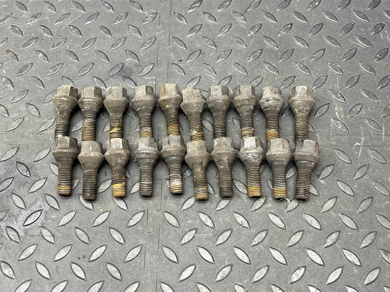 Болт колесный BMW 3/E46 1998-2007