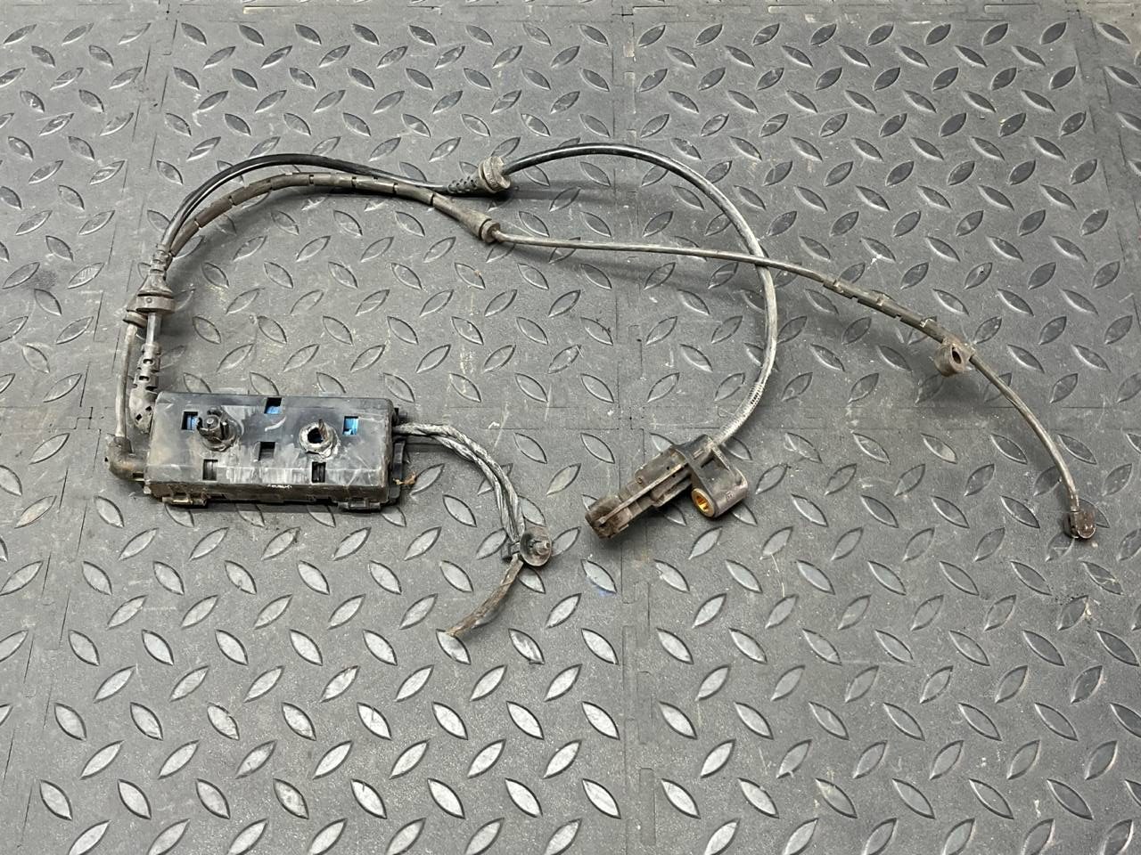 Датчик ABS передний BMW 3/E46 1998-2007