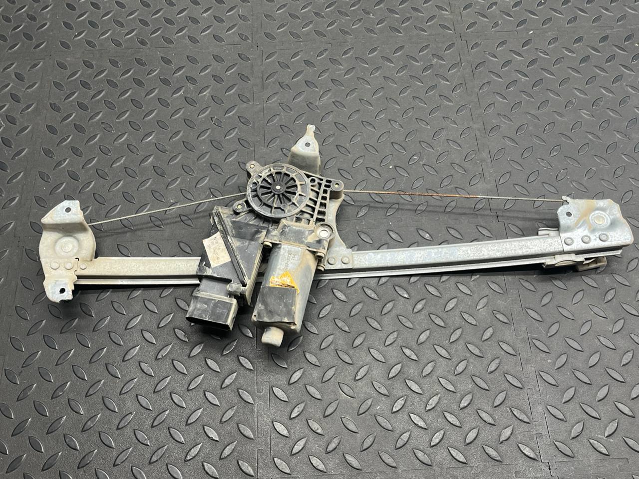 Стеклоподъемник задний правый Mercedes C/W202 1993-2001