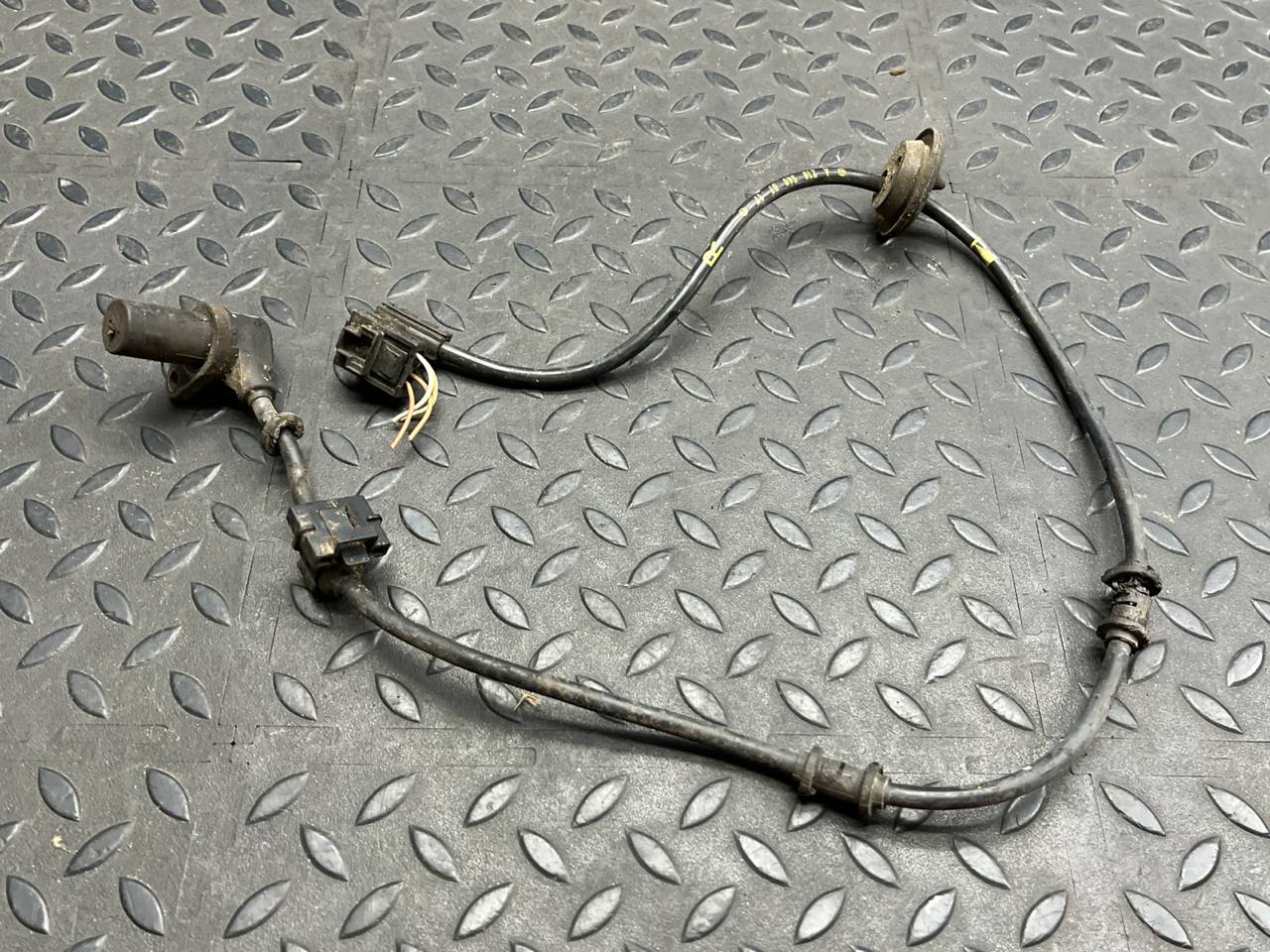 Датчик ABS задний правый Mercedes E/W210 1995-2003