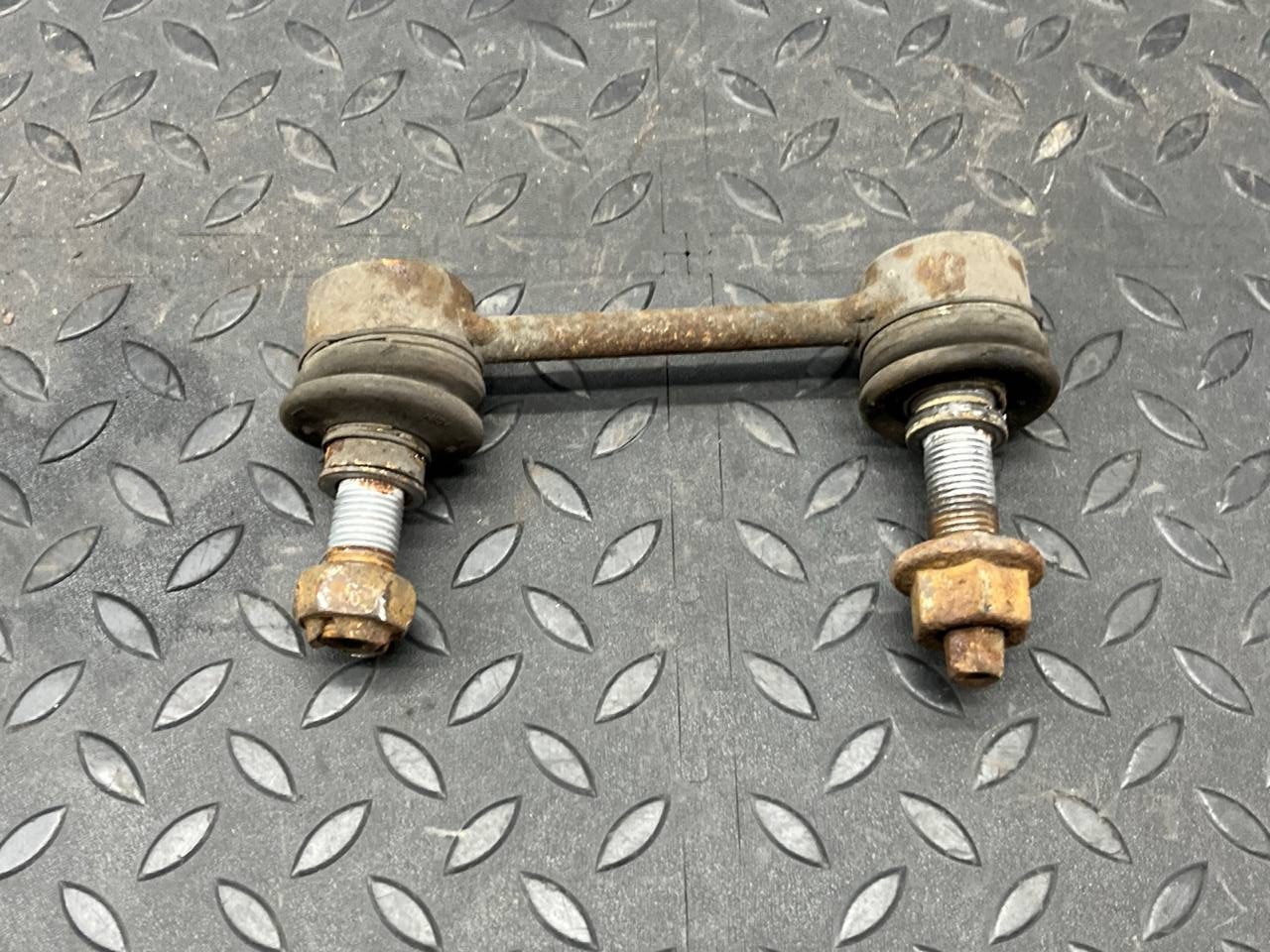 Стойка стабилизатора задняя Mercedes M/W164 2005-2011