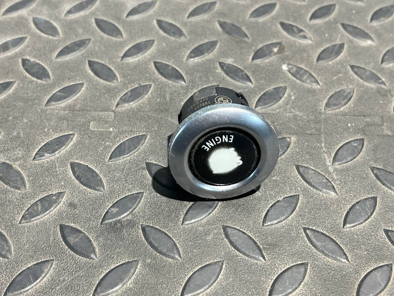 Кнопка запуска двигателя BMW 3/E90 2004-2013