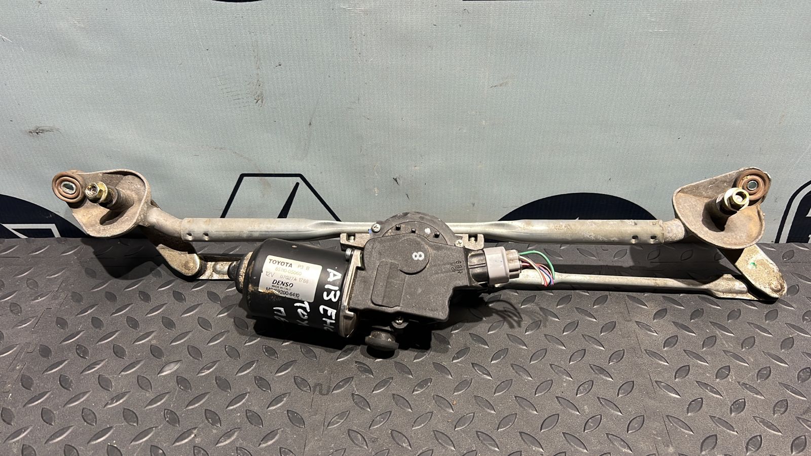 Трапеция стеклоочистителя Toyota Avensis/2 2003-2009