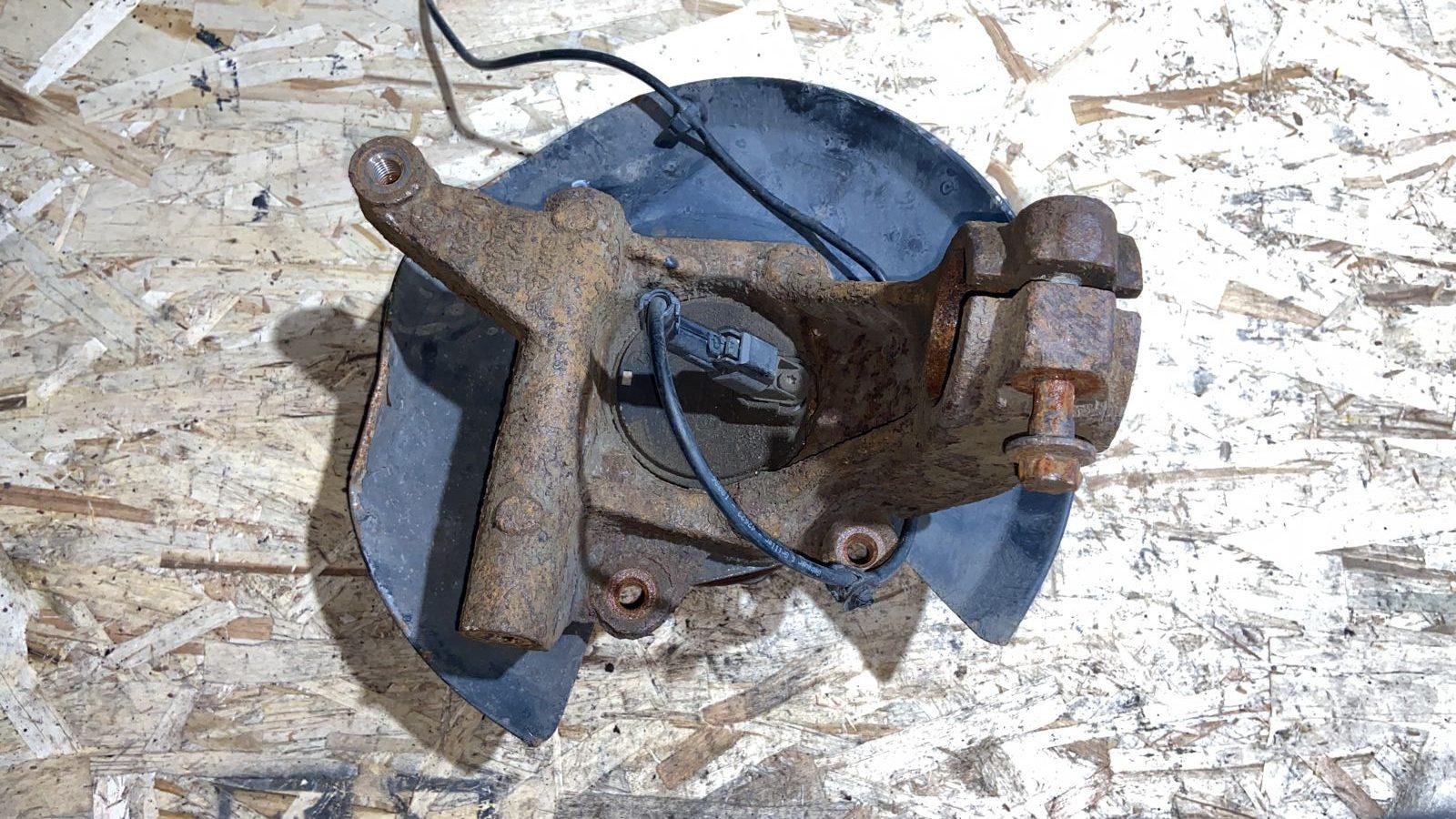 Кулак поворотный задний левый Ford Mondeo/3 2000-2007