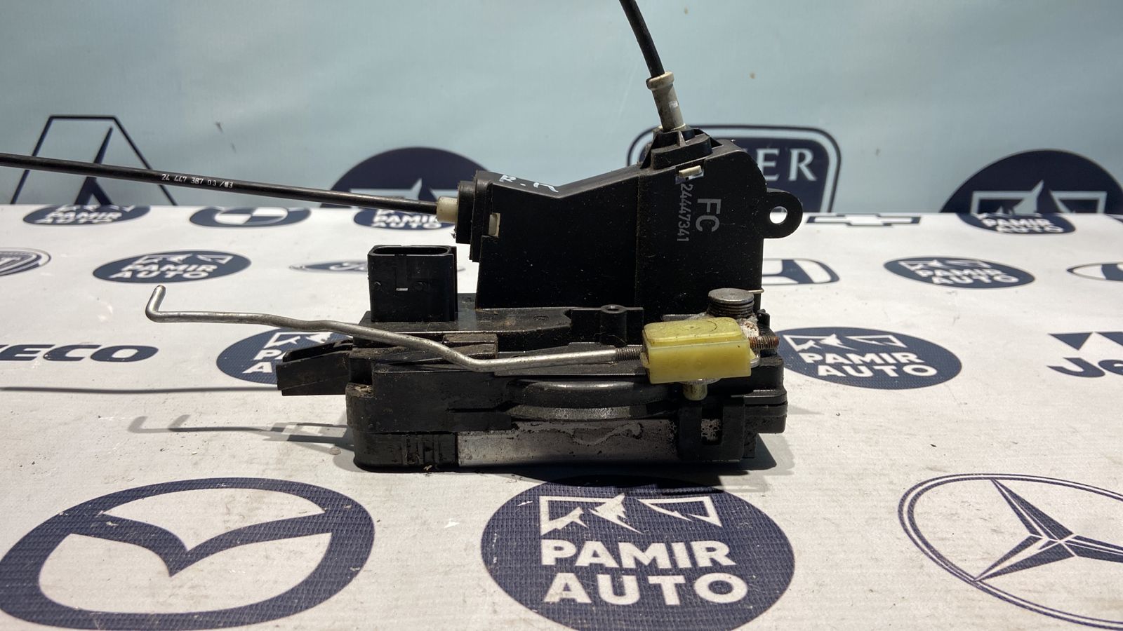 Замок двери передний правый Opel Vectra/C 2002-2008