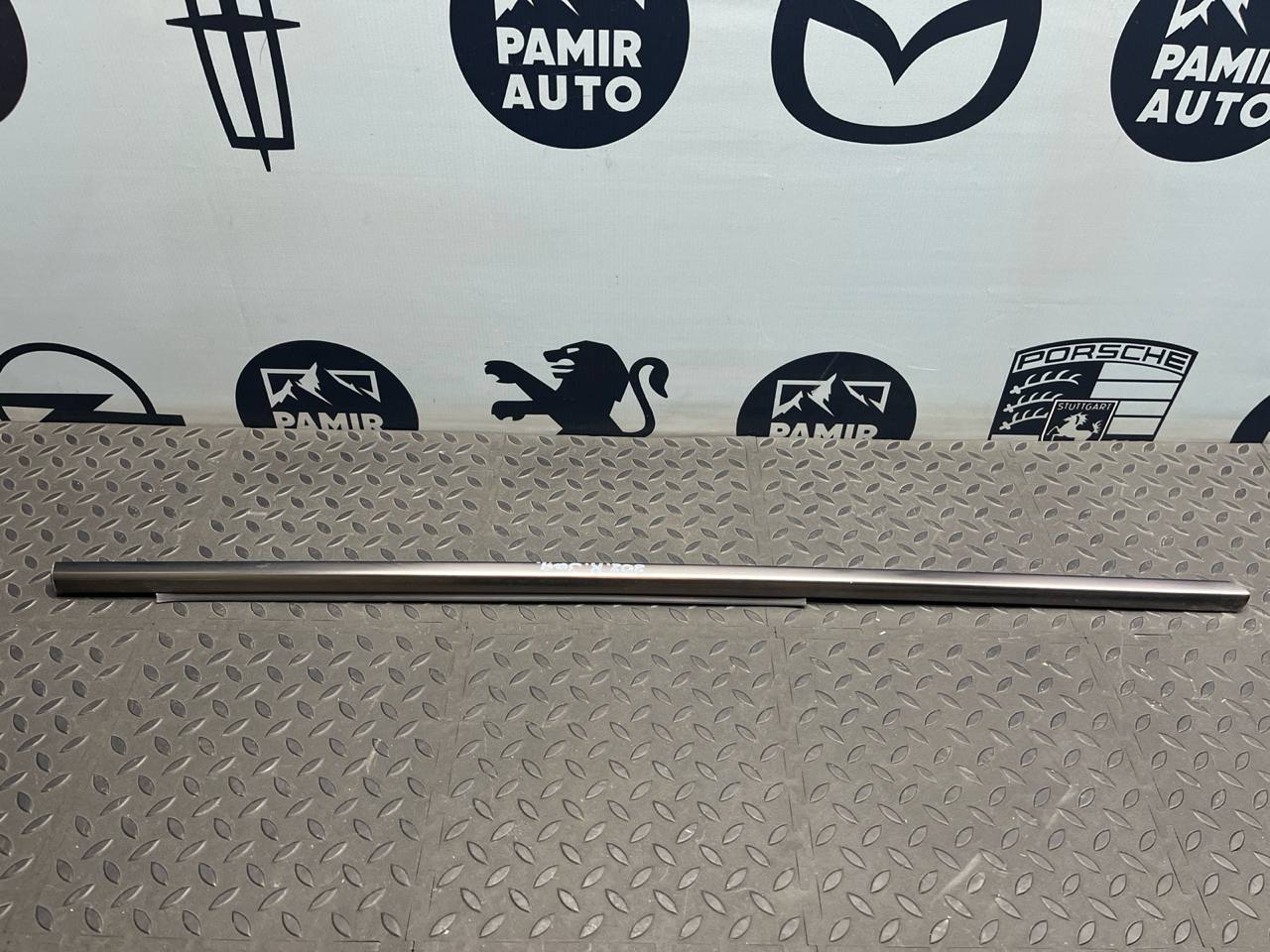 Уплотнитель двери задний правый Mercedes C/W202 1993-2001