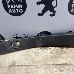 Обшивка стойки средняя правая Land Rover Freelander 1998-2006