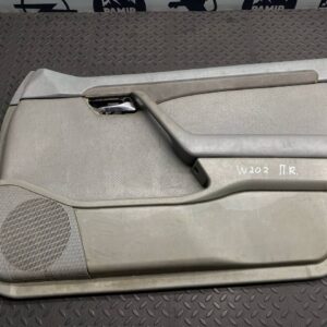 Обшивка двери передняя правая Mercedes C/W202 1993-2001