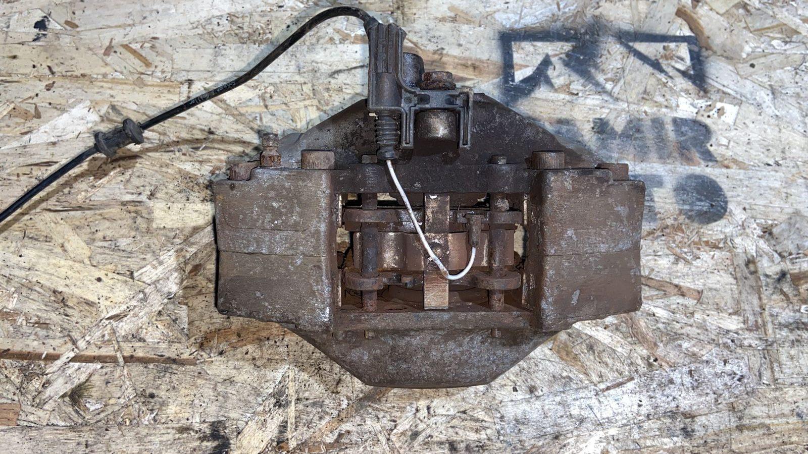 Суппорт задний правый Mercedes M/W163 1997-2005