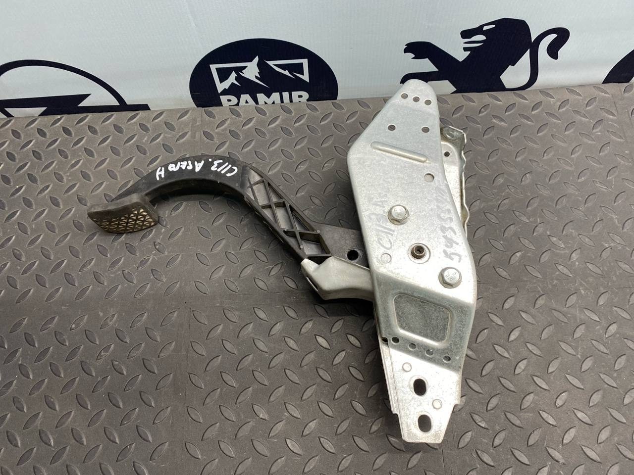 Педаль сцепления Opel Astra/H 2004-2014