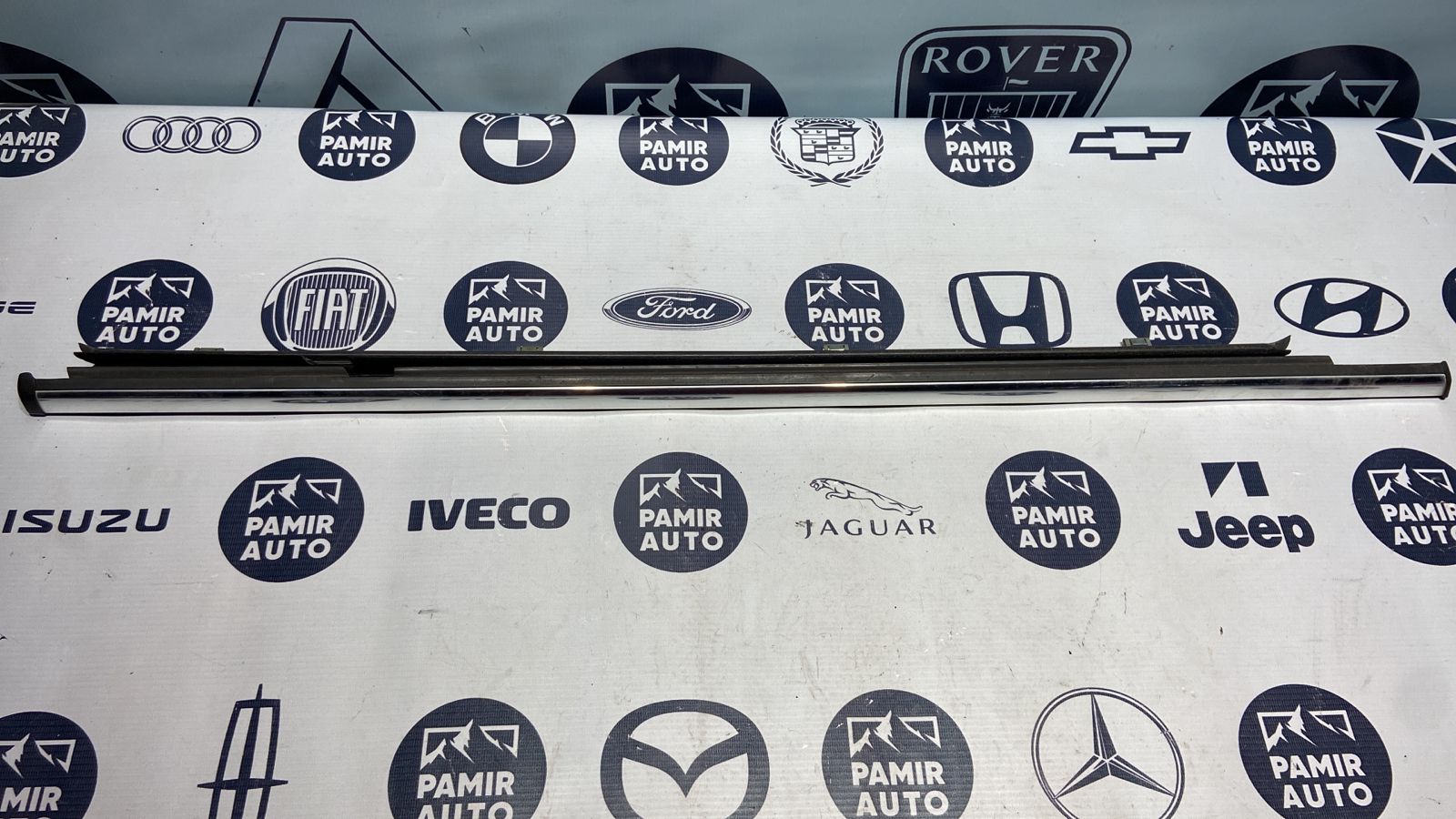 Уплотнитель двери задний правый Opel Vectra/C 2002-2008